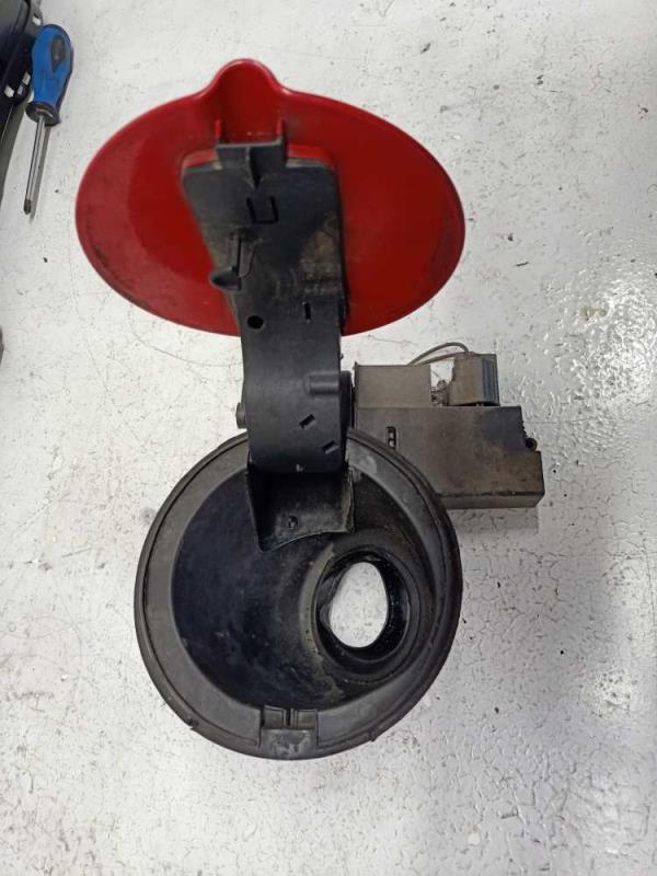 CLAPET DE RESERVOIR FORD FOCUS BREAK 11/2004-01/2008 - Vue 2